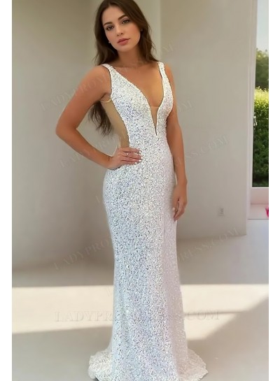 2025 Sheath/Column Sequins V-neck Sleeveless Sweep/Brush Train Prom Dresses