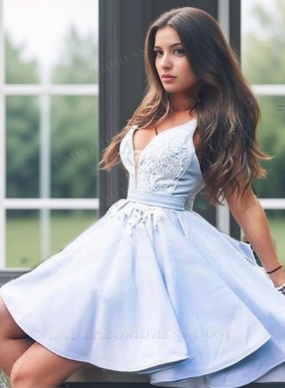 2025 A-Line/Princess V Neck Sleeveless Applique Cut Short/Mini Homecoming Dresses